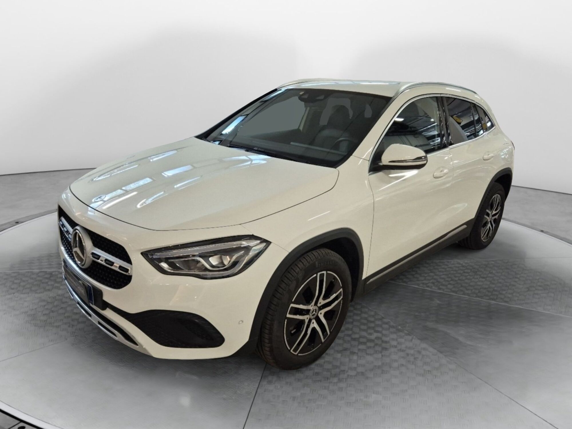 Mercedes-Benz GLA SUV 180 d Automatic Sport Plus del 2020 usata a Prato