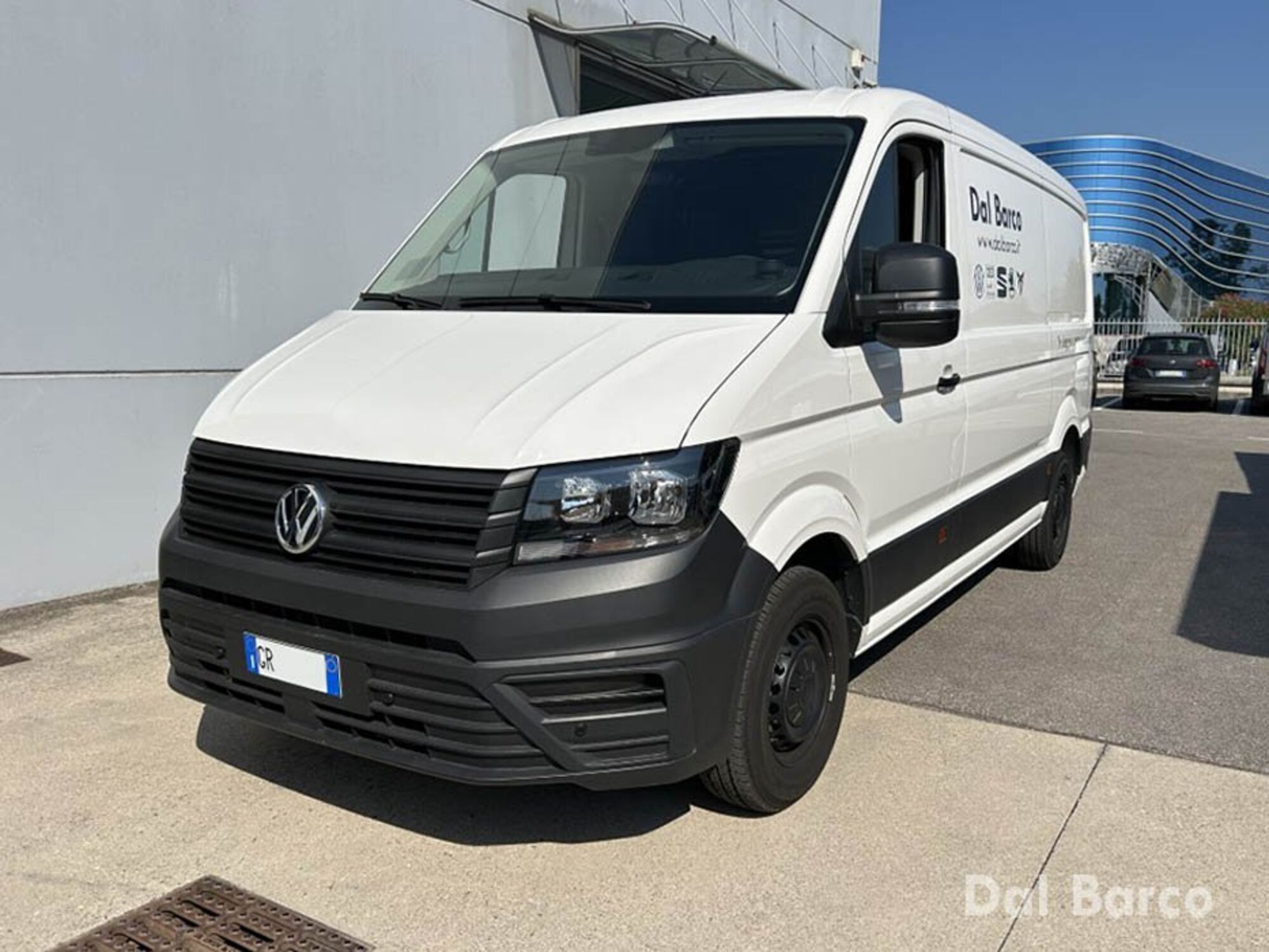 Volkswagen Veicoli Commerciali Crafter Furgone 30 2.0 TDI PM-TM Furgone Business  del 2024 usata a San Bonifacio