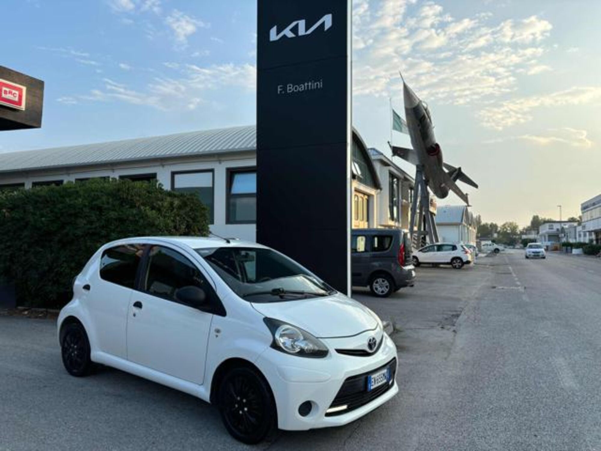 Toyota Aygo 1.0 12V VVT-i 5 porte Active Connect  del 2012 usata a Pesaro