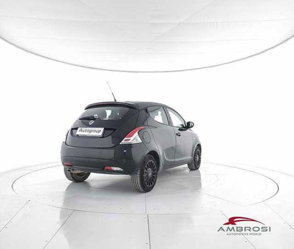 Lancia Ypsilon usata a Viterbo (3)