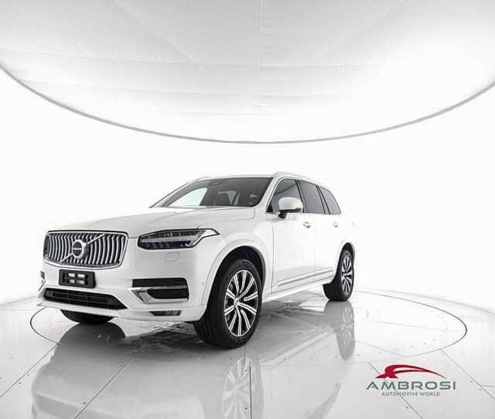 Volvo XC90 nuova a Viterbo