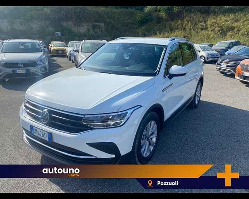 Volkswagen Tiguan 2.0 TDI SCR Life del 2023 usata a Pozzuoli