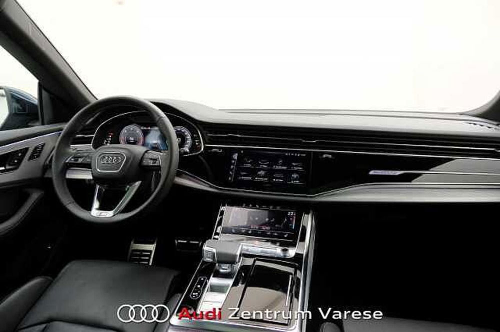 Audi Q8 nuova a Varese (8)