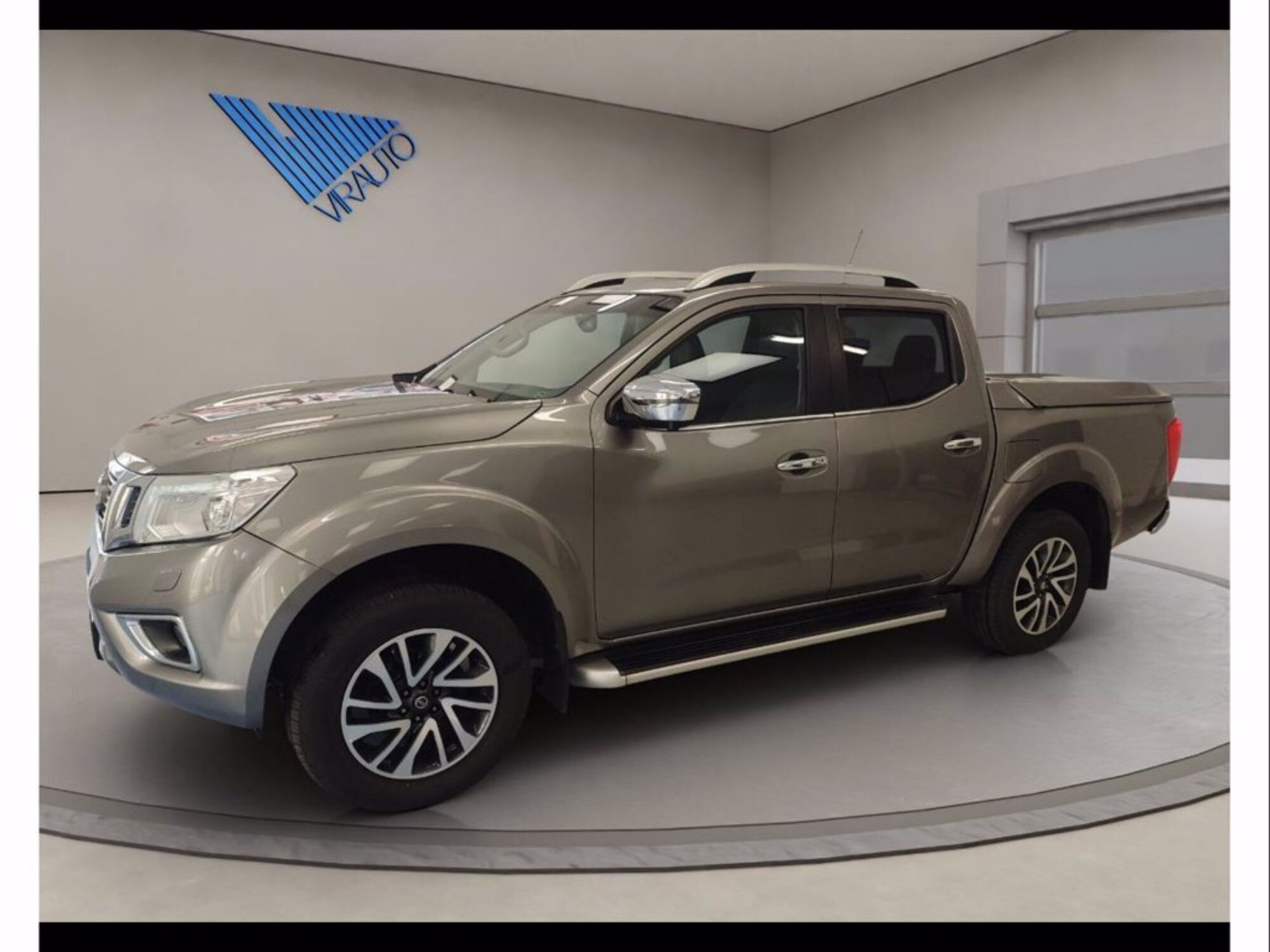 Nissan Navara 2.3 dCi 190 CV 4WD Double Cab Tekna  del 2017 usata a Catania