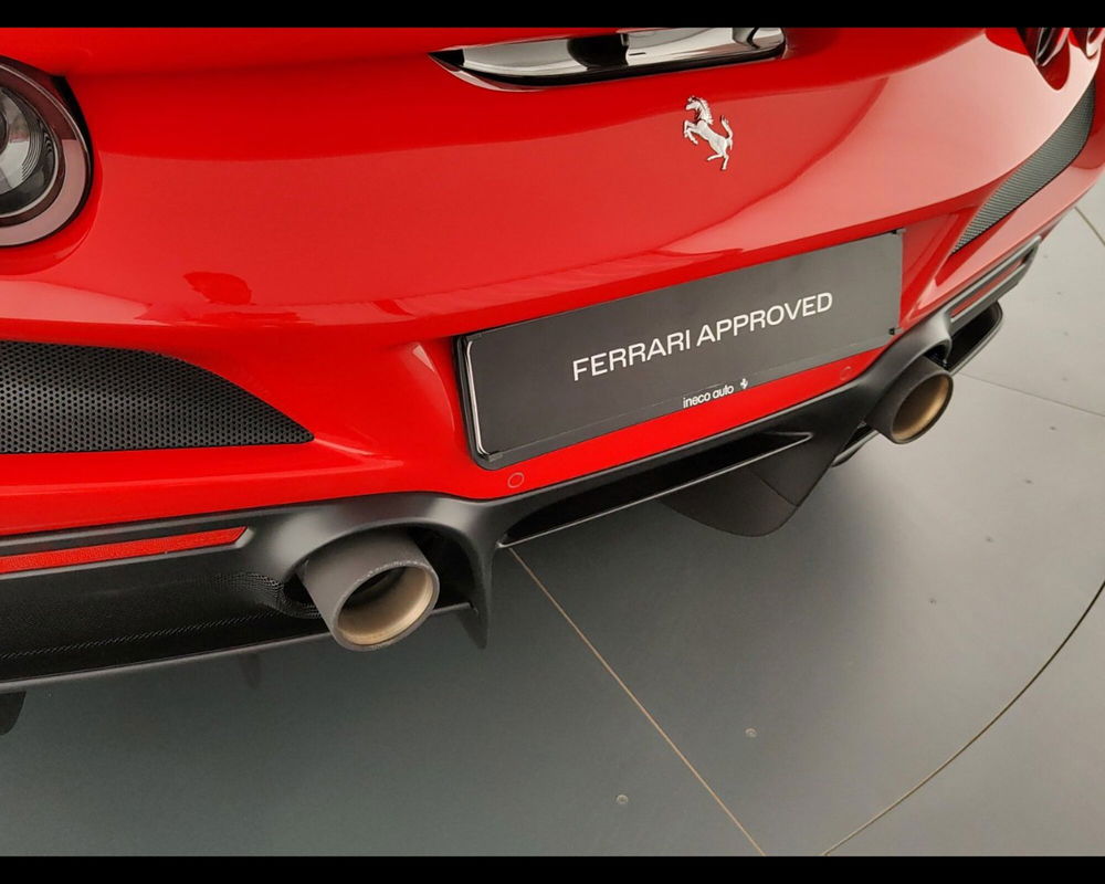 Ferrari F8 Coupé usata a Verona (15)