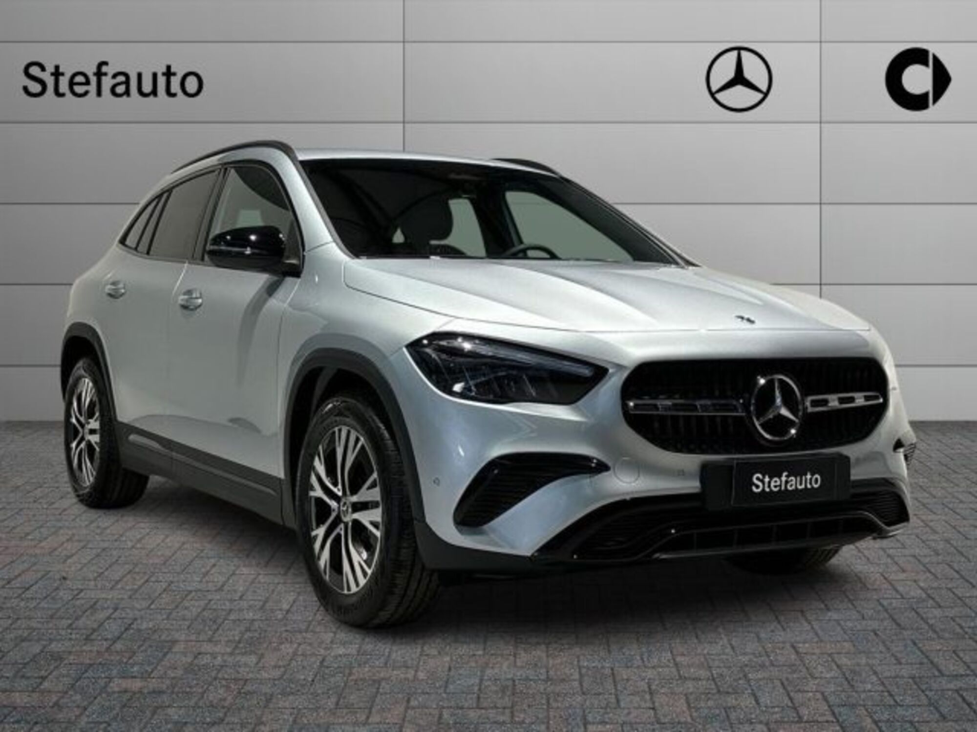 Mercedes-Benz GLA SUV 200 d Progressive Advanced Plus auto nuova a Castel Maggiore