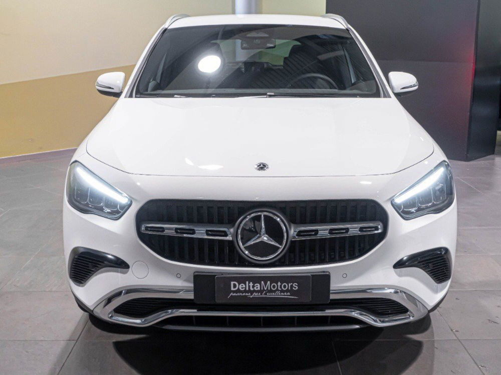 Mercedes-Benz GLA SUV nuova a Ancona (2)