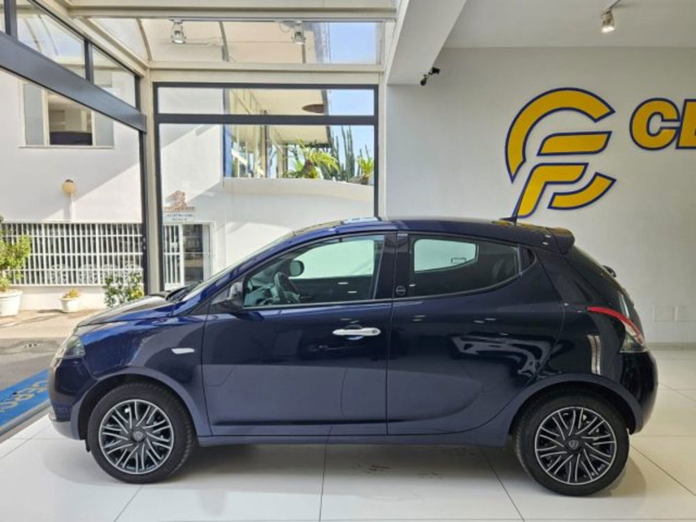 Lancia Ypsilon usata a Napoli (5)