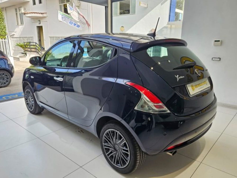 Lancia Ypsilon usata a Napoli (8)