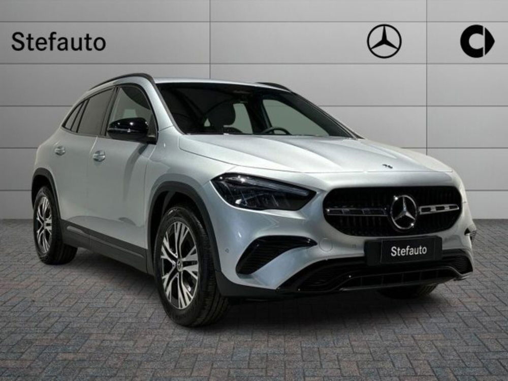 Mercedes-Benz GLA SUV nuova a Bologna