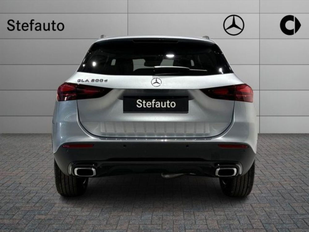 Mercedes-Benz GLA SUV nuova a Bologna (6)