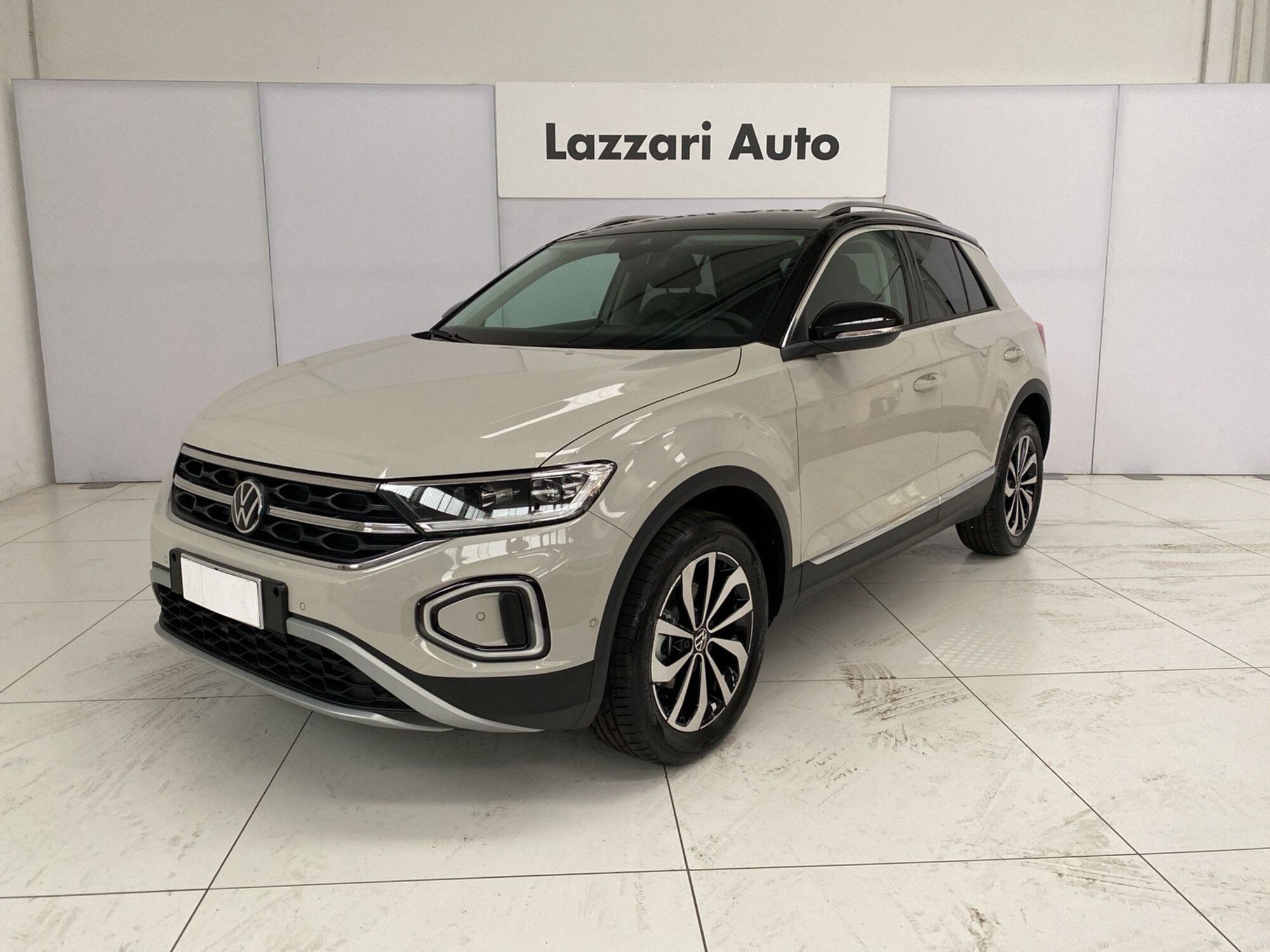 Volkswagen T-Roc 1.5 TSI ACT Style BlueMotion Technology  nuova a Cornegliano Laudense