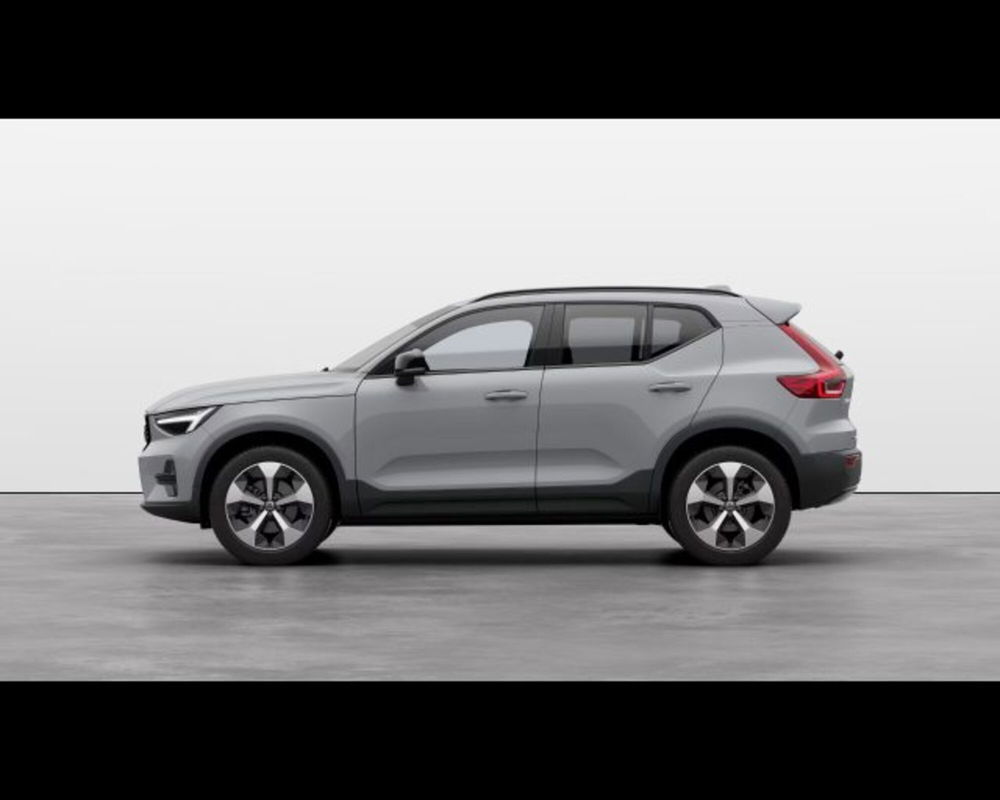 Volvo XC40 nuova a Treviso (2)