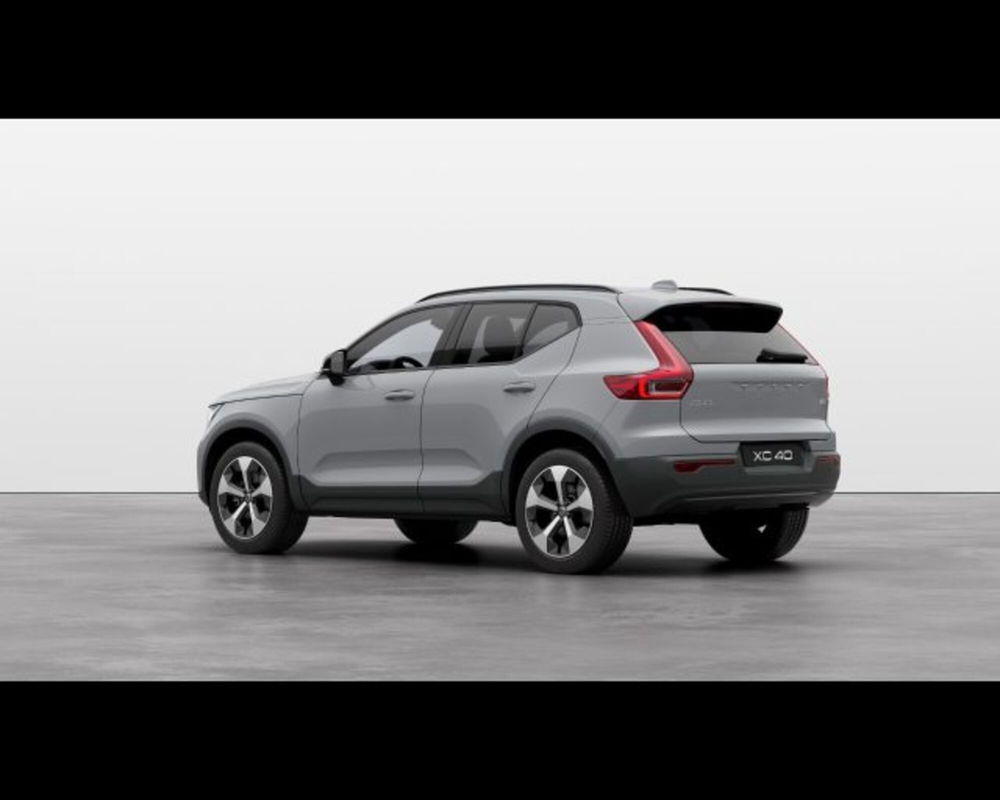 Volvo XC40 nuova a Treviso (3)