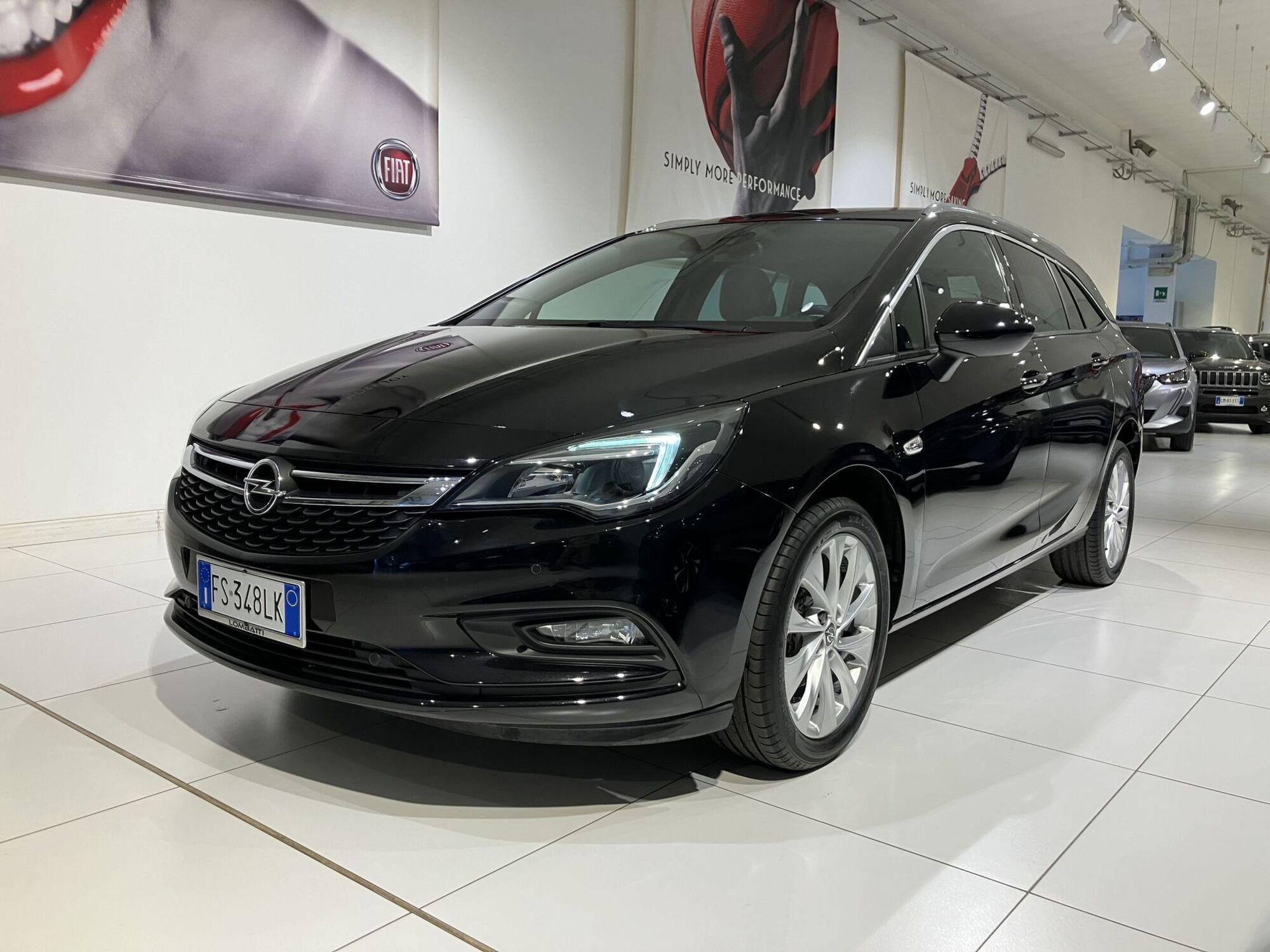 Opel Astra Station Wagon 1.4 Turbo 110CV EcoM Sports Innovation  del 2018 usata a Fornovo di Taro