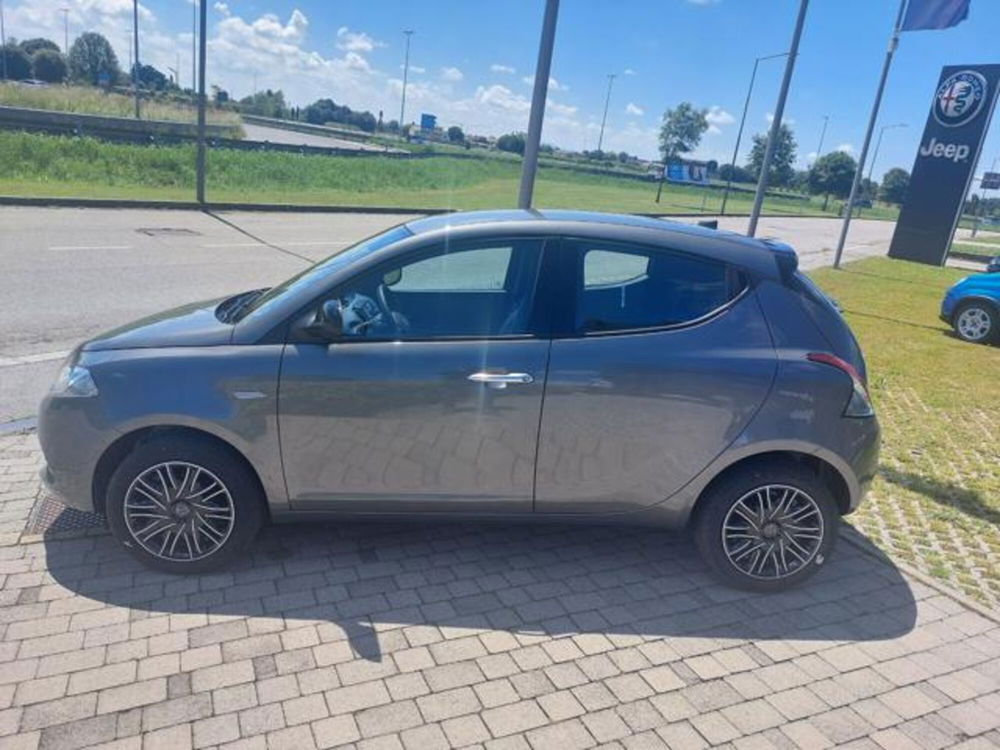 Lancia Ypsilon nuova a Padova (2)