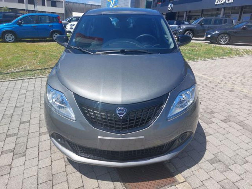 Lancia Ypsilon nuova a Padova (6)