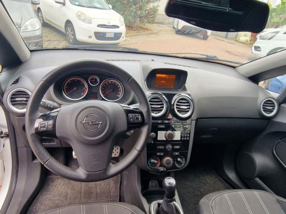 Opel Corsa usata a Milano (6)