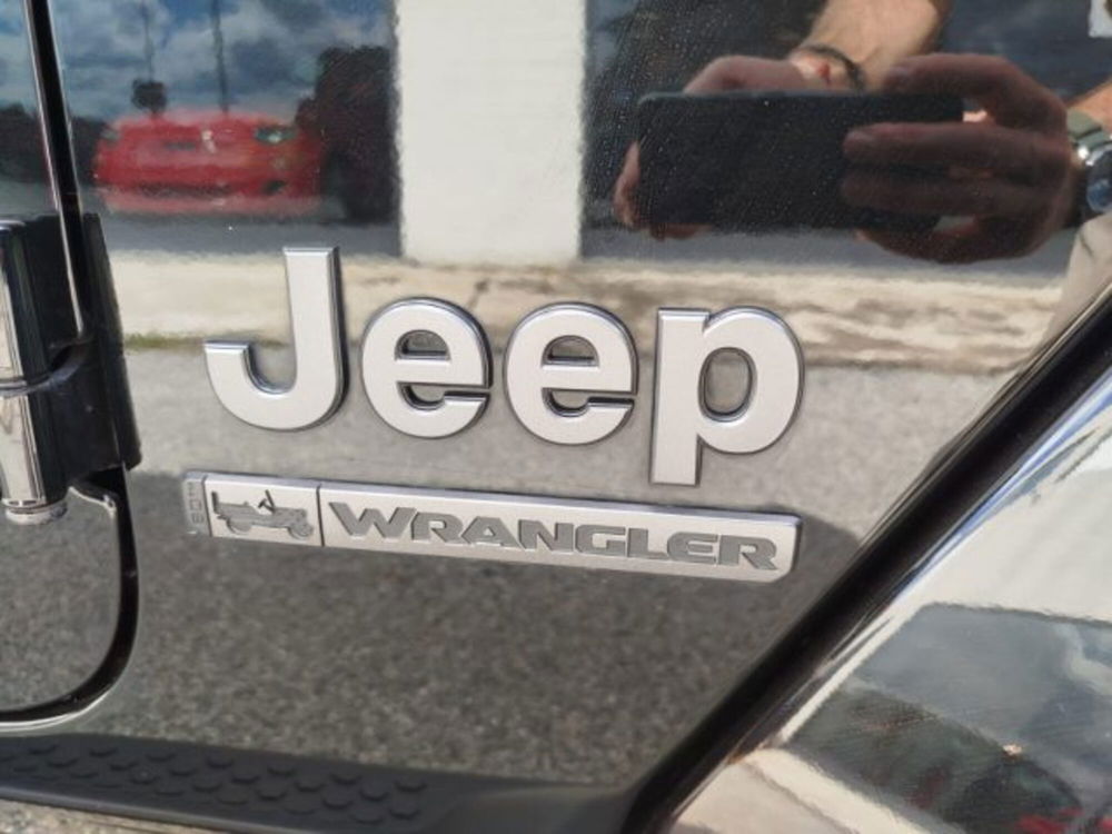 Jeep Wrangler Unlimited usata a Torino (11)