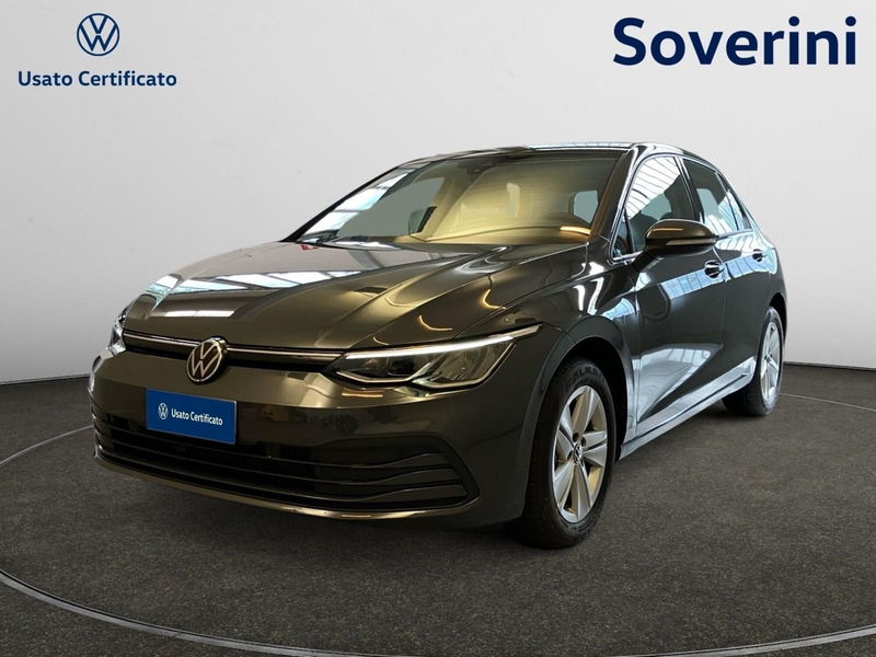 Volkswagen Golf 1.0 eTSI EVO DSG Life del 2023 usata a Bologna