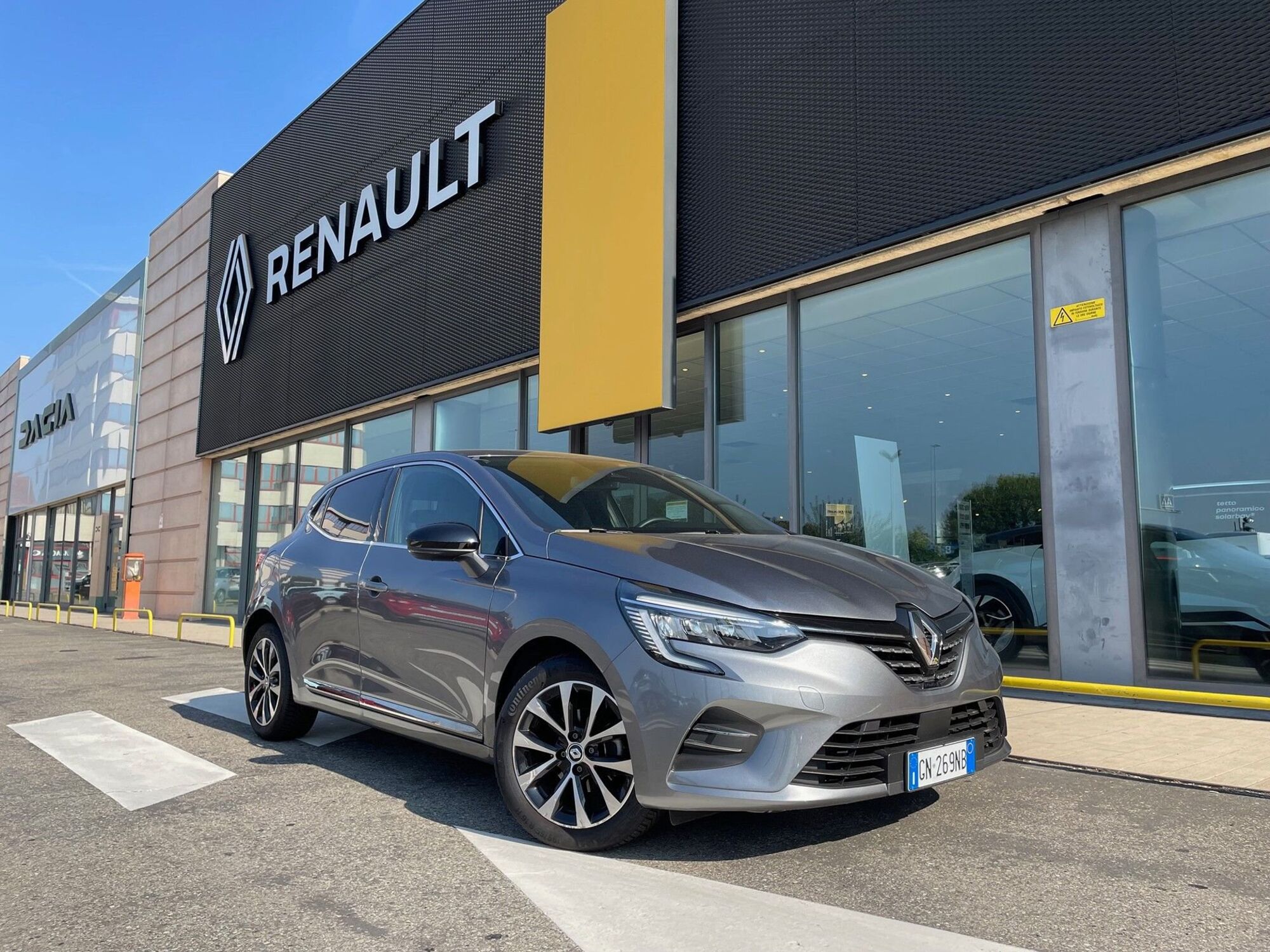 Renault Clio 1.0 tce Techno 90cv del 2023 usata a Parma