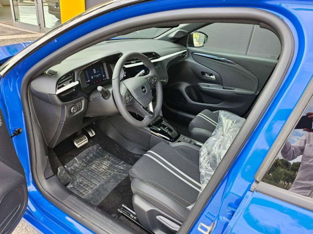 Opel Corsa nuova a Foggia (10)