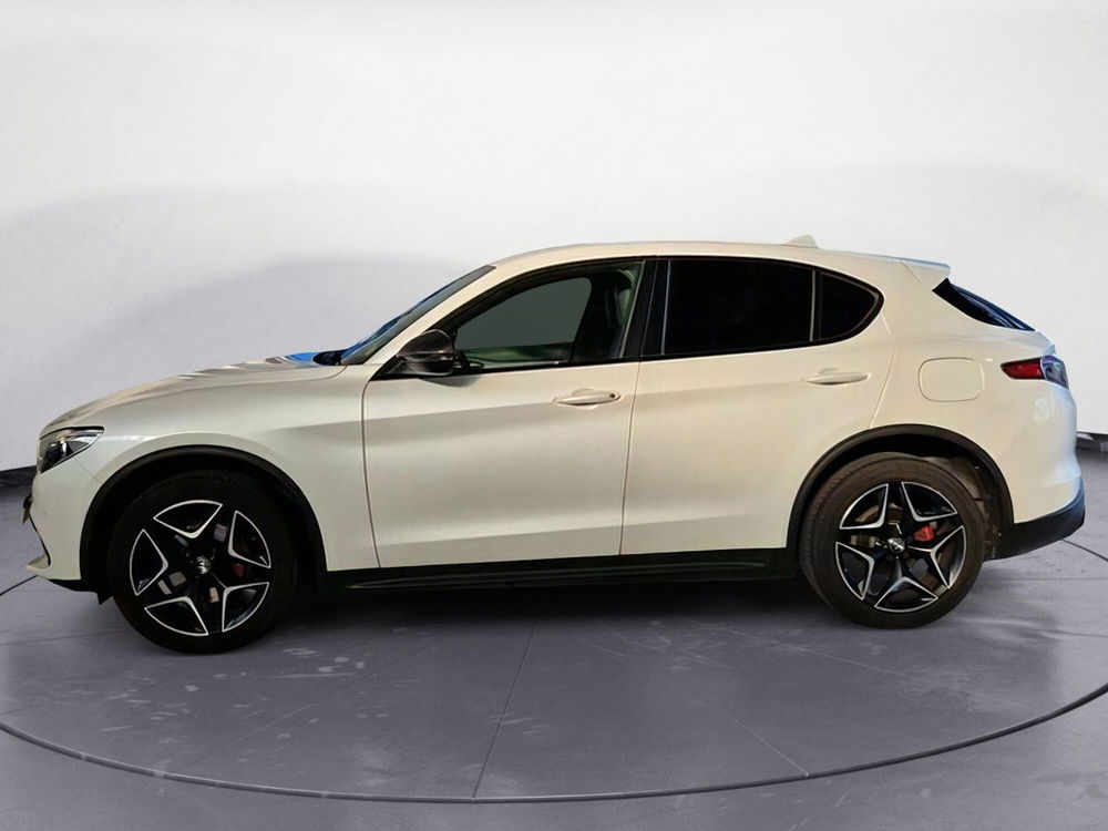 Alfa Romeo Stelvio usata a Salerno (4)