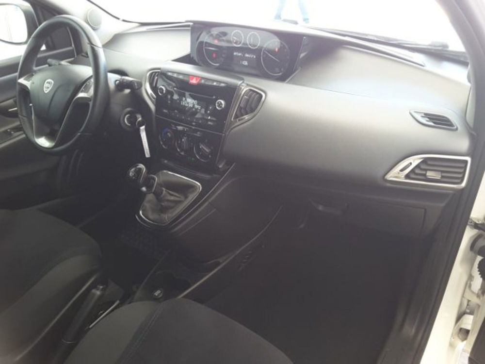 Lancia Ypsilon usata a Firenze (10)