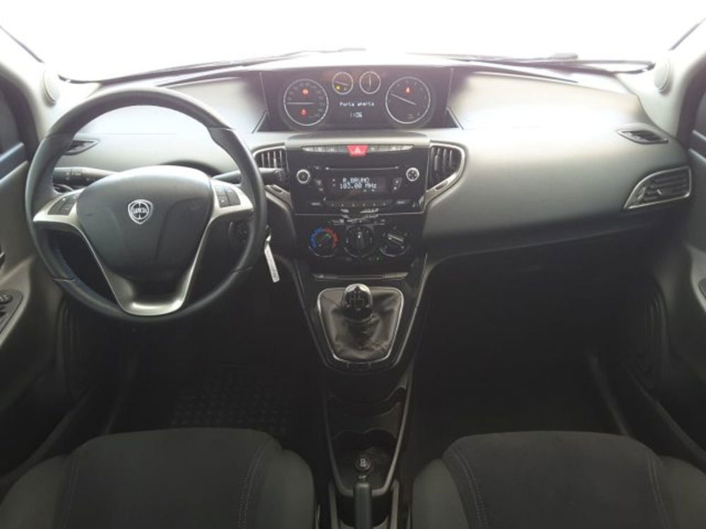 Lancia Ypsilon usata a Firenze (9)