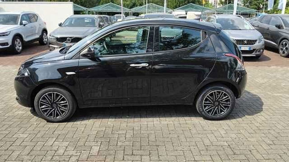 Lancia Ypsilon usata a Milano (2)