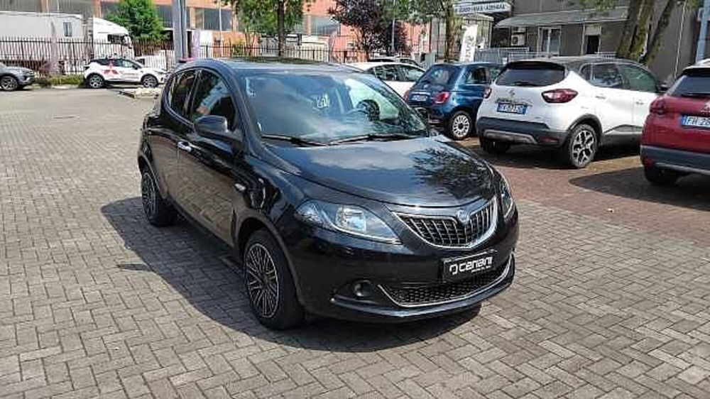 Lancia Ypsilon usata a Milano (6)