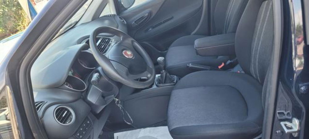 Fiat Punto usata a Napoli (6)