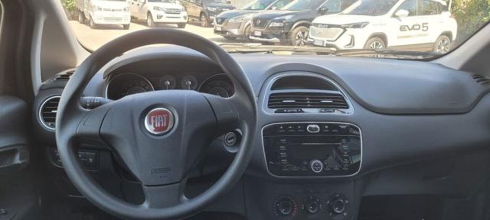 Fiat Punto usata a Napoli (8)