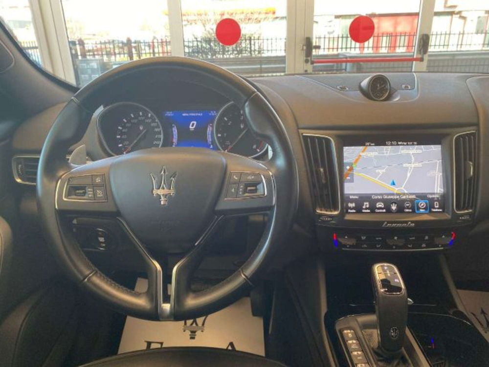 Maserati Levante usata a Torino (14)