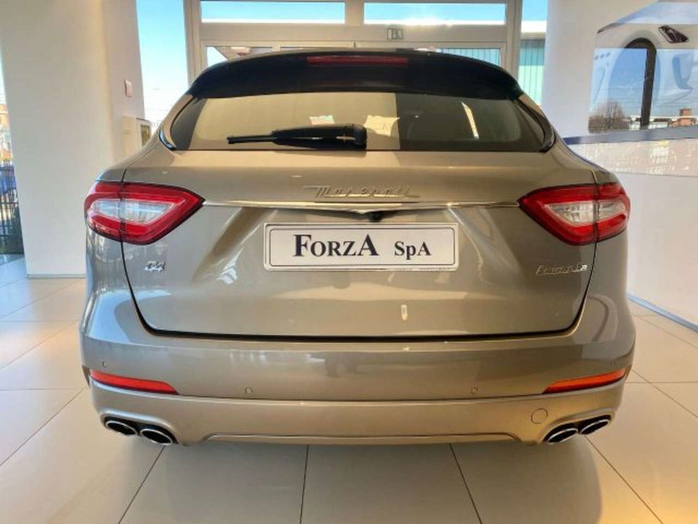 Maserati Levante usata a Torino (7)