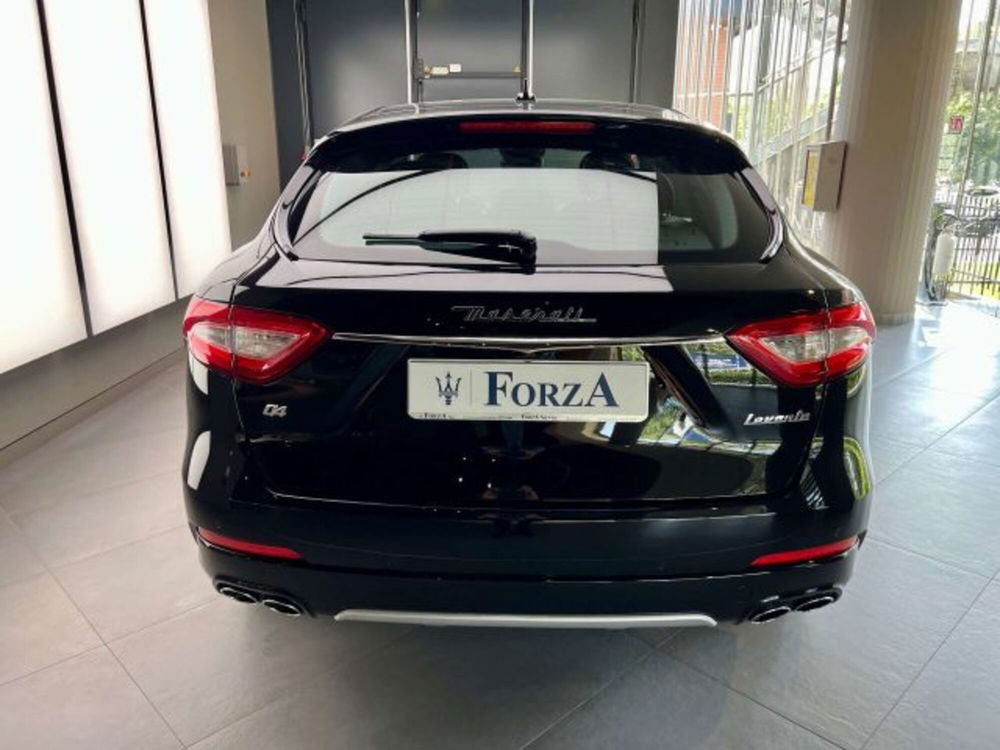 Maserati Levante usata a Torino (6)