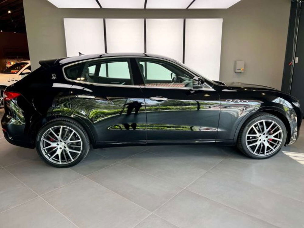 Maserati Levante usata a Torino (7)