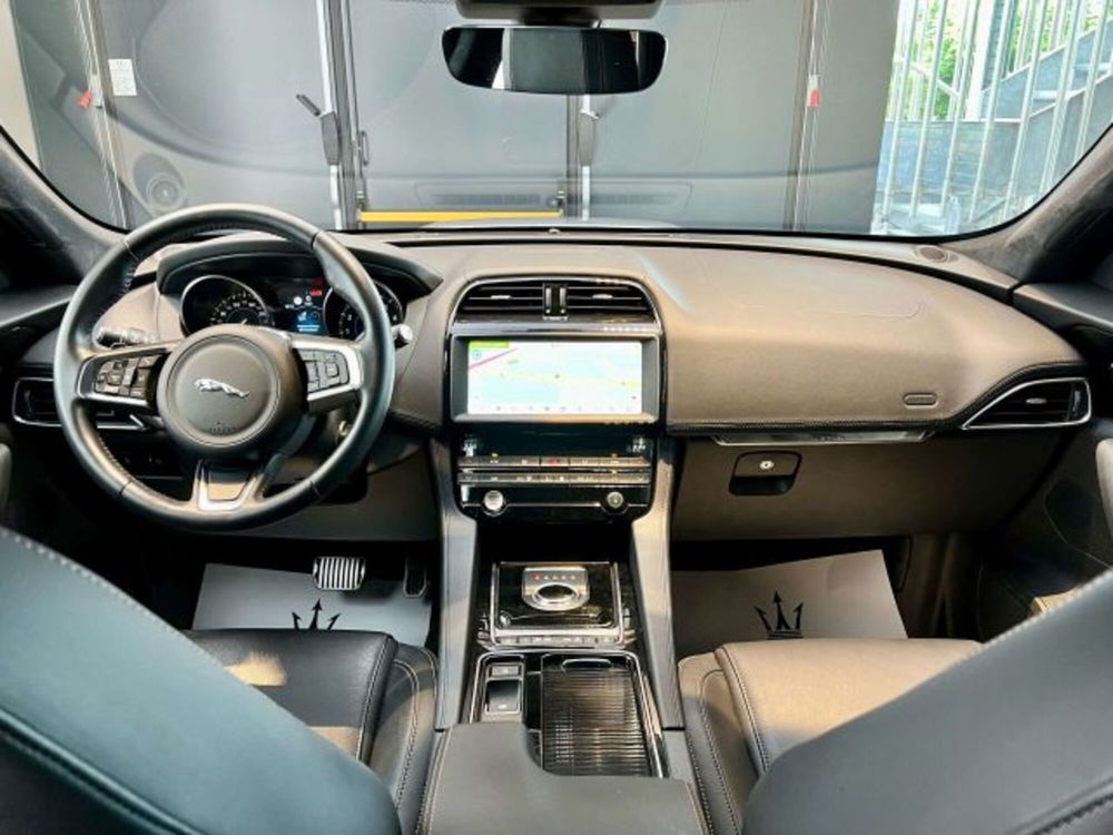 Jaguar F-Pace usata a Torino (15)