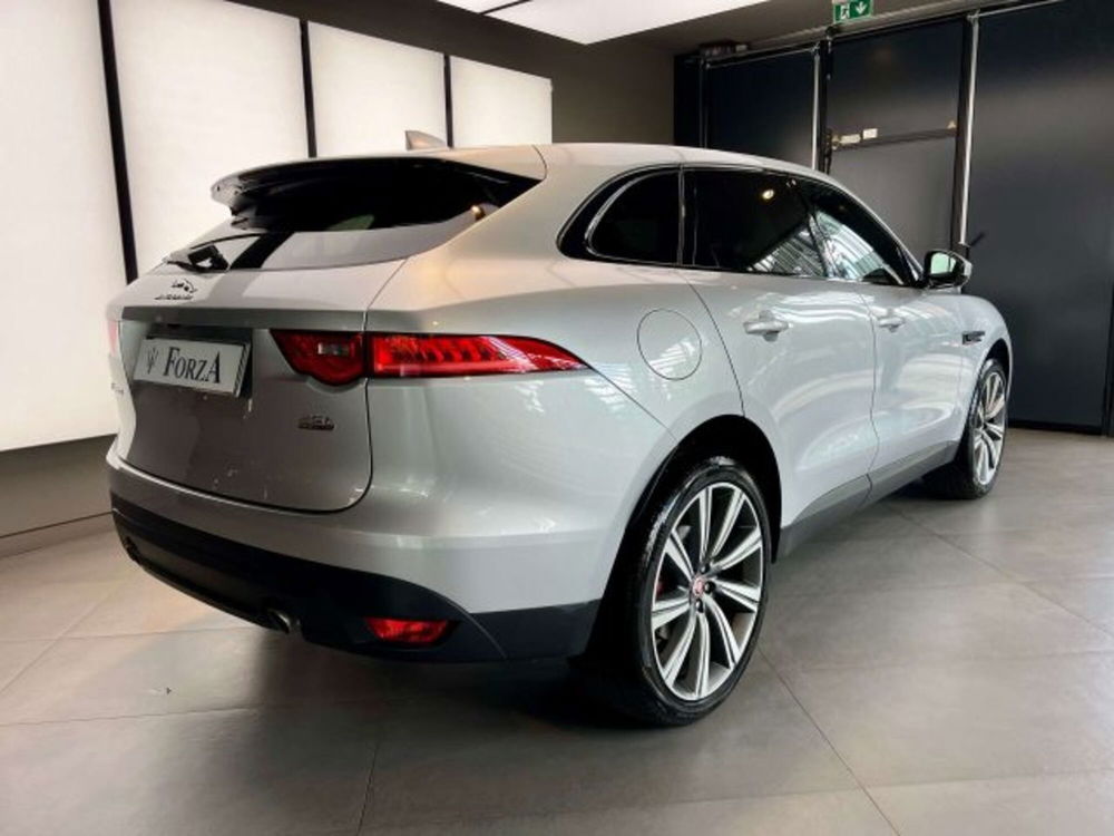 Jaguar F-Pace usata a Torino (8)