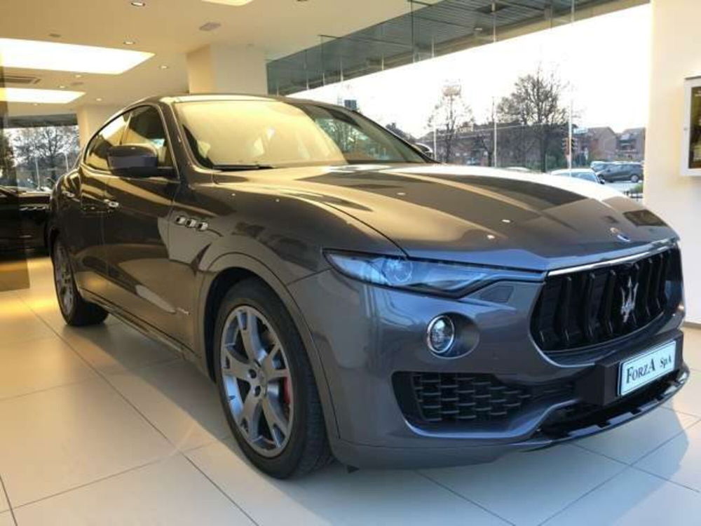 Maserati Levante usata a Torino (3)