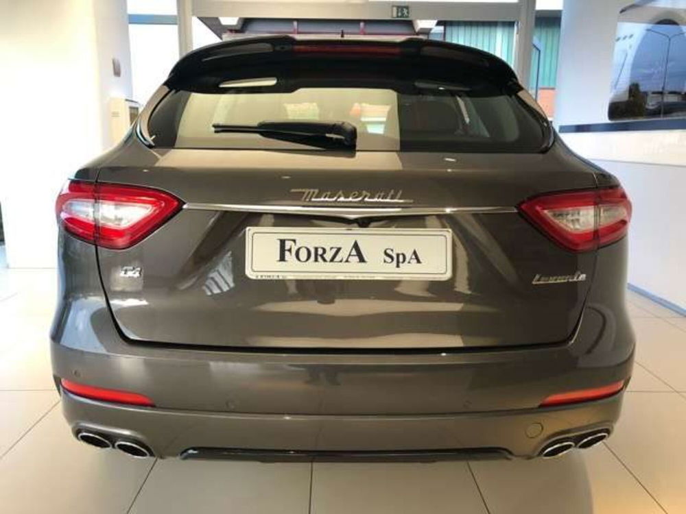 Maserati Levante usata a Torino (7)