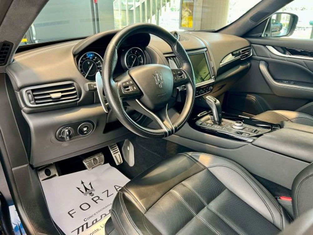 Maserati Levante usata a Torino (9)