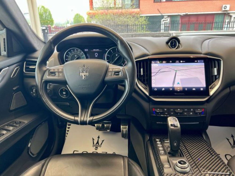 Maserati Ghibli usata a Torino (14)