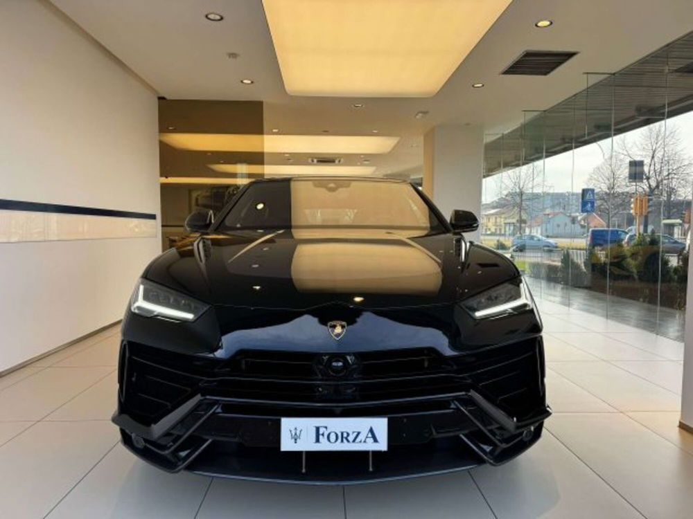 Lamborghini Urus nuova a Torino (2)