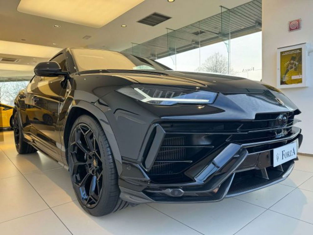 Lamborghini Urus nuova a Torino (3)