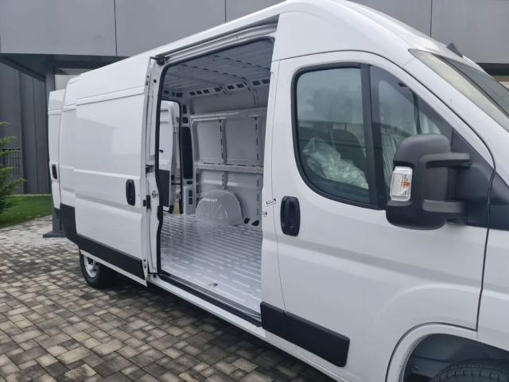 Fiat Ducato Furgone Vetrato nuova a Torino (9)