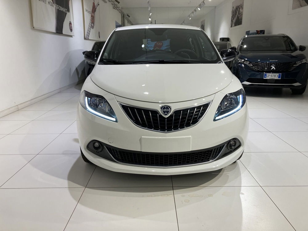 Lancia Ypsilon nuova a Parma (2)