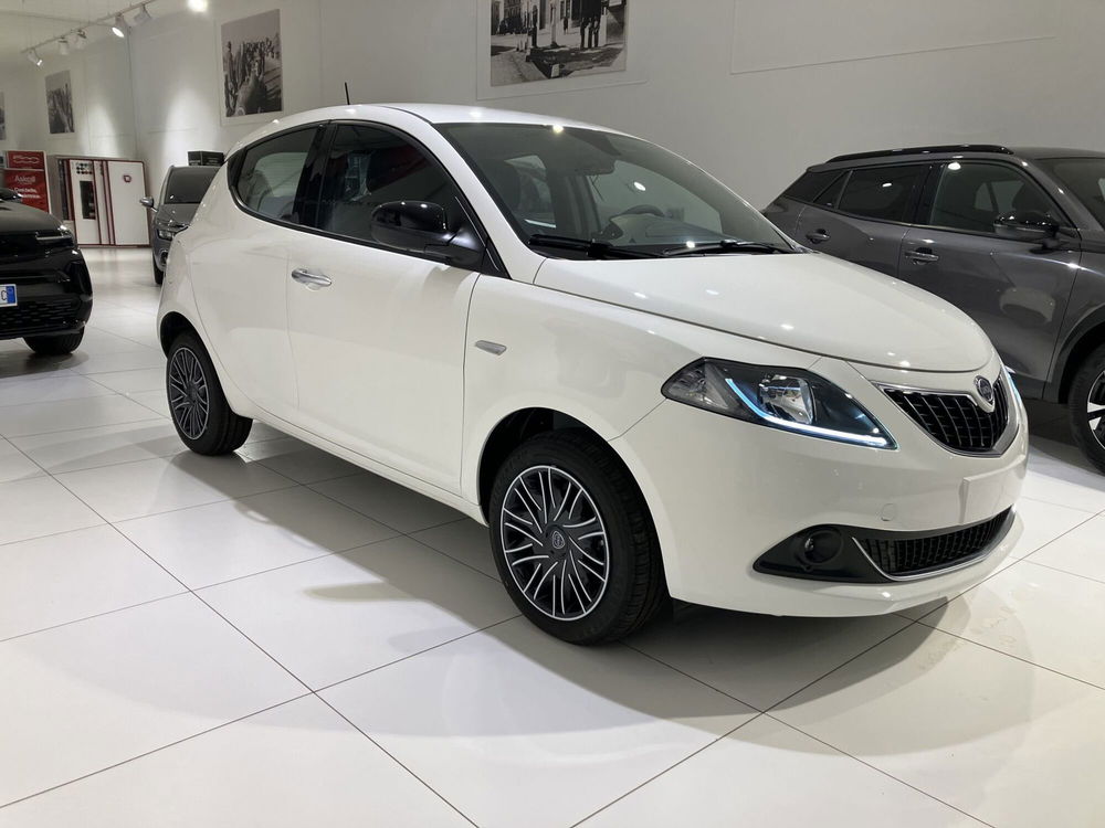 Lancia Ypsilon nuova a Parma (3)