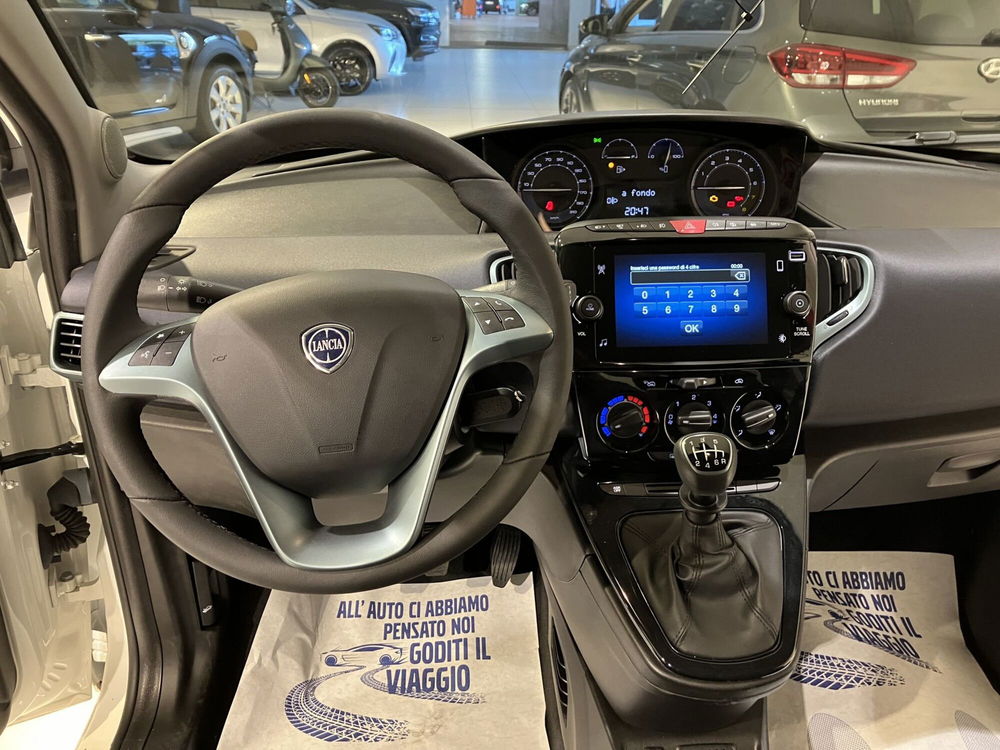 Lancia Ypsilon nuova a Parma (7)