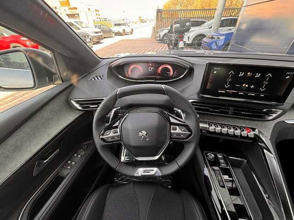 Peugeot 5008 nuova a Vibo Valentia (12)